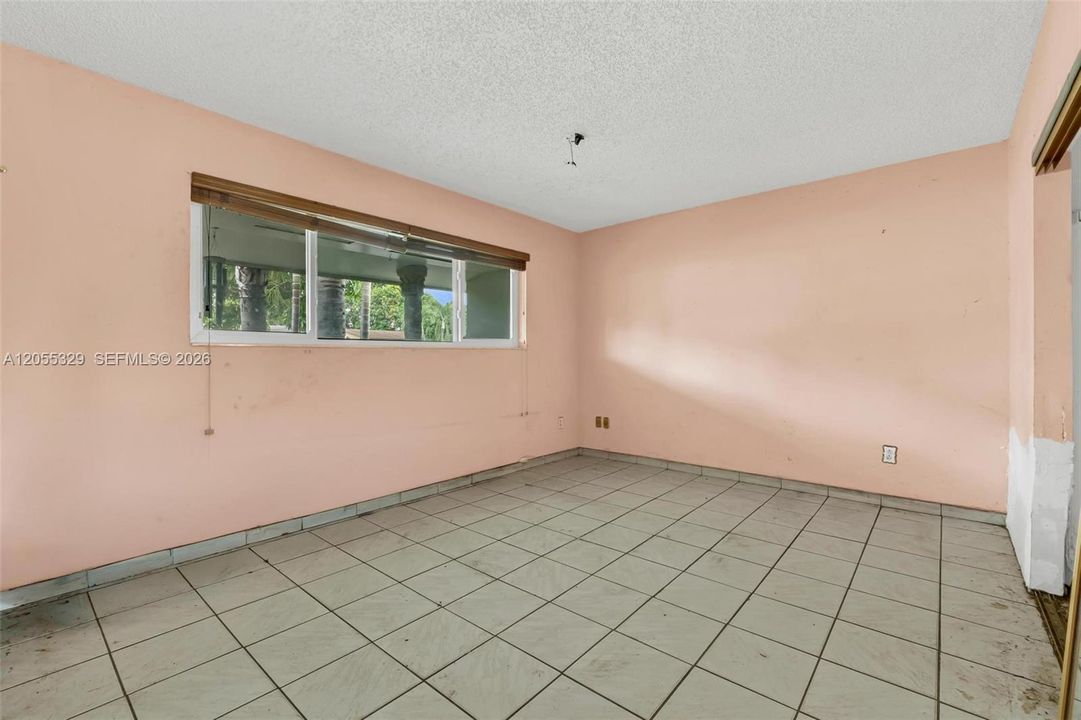 For Sale: $560,000 (3 beds, 2 baths, 1688 Square Feet)