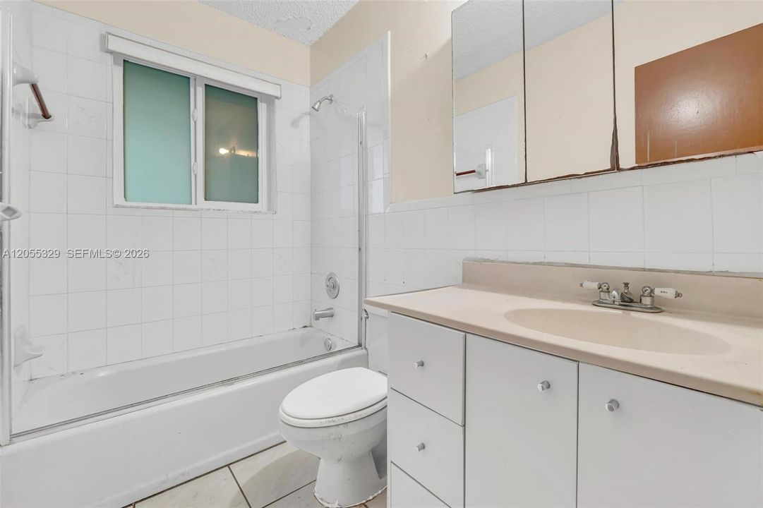 For Sale: $560,000 (3 beds, 2 baths, 1688 Square Feet)