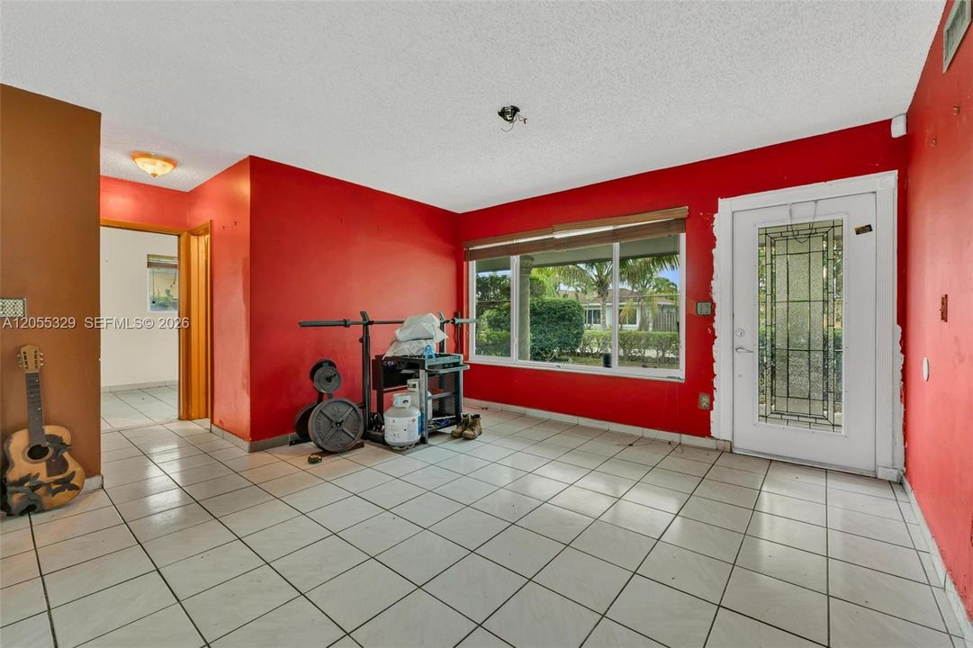 For Sale: $560,000 (3 beds, 2 baths, 1688 Square Feet)