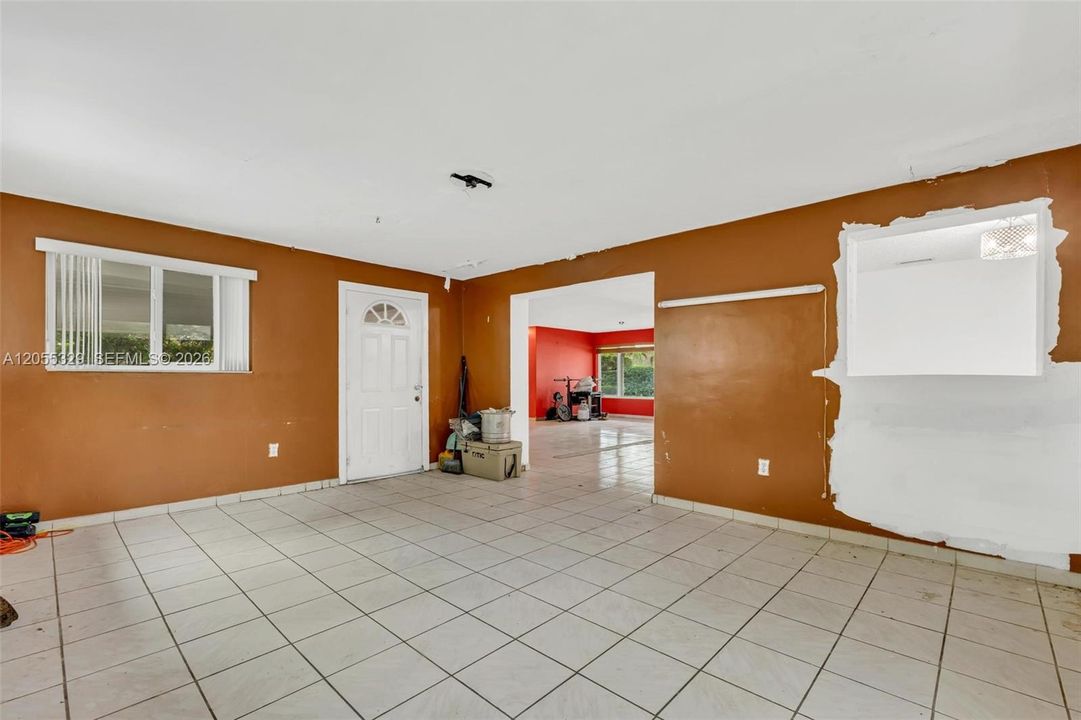 For Sale: $560,000 (3 beds, 2 baths, 1688 Square Feet)