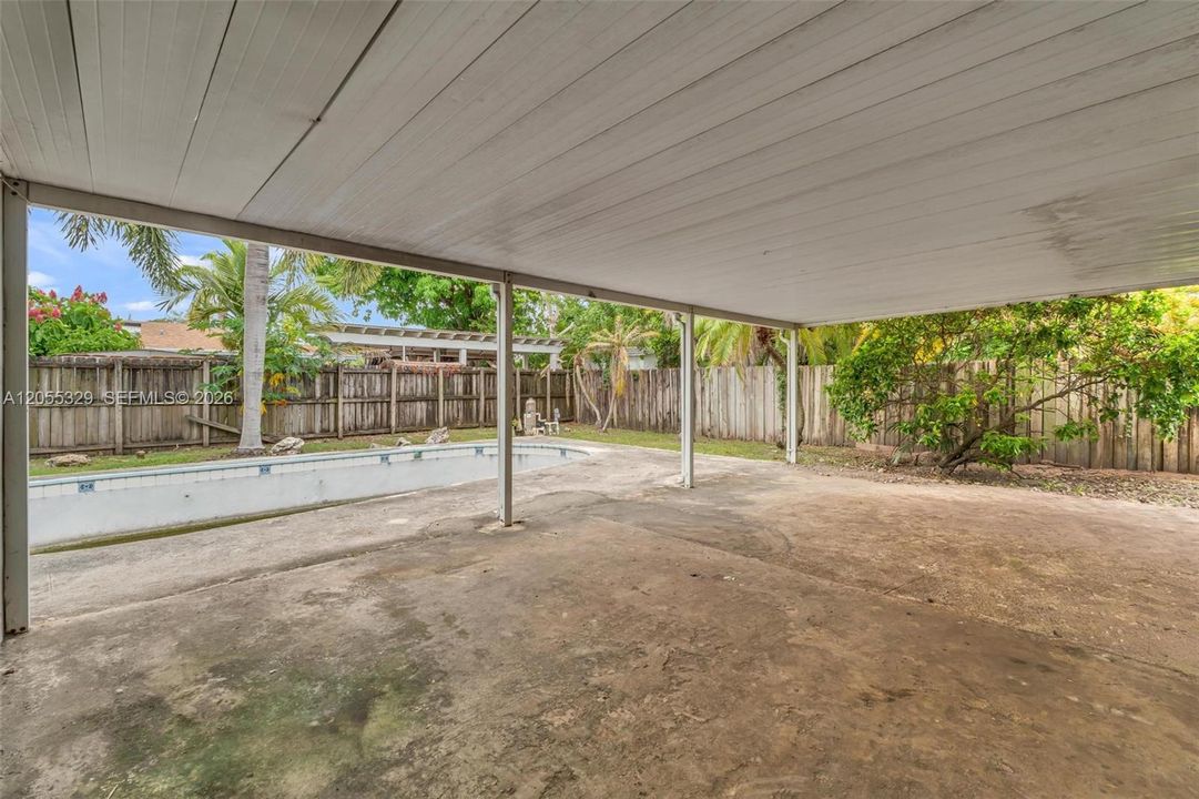 For Sale: $560,000 (3 beds, 2 baths, 1688 Square Feet)