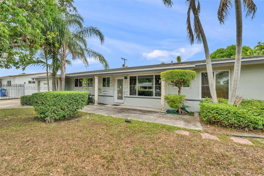 For Sale: $560,000 (3 beds, 2 baths, 1688 Square Feet)