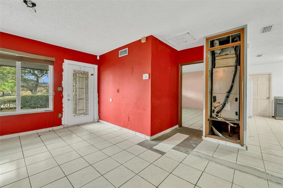 For Sale: $560,000 (3 beds, 2 baths, 1688 Square Feet)