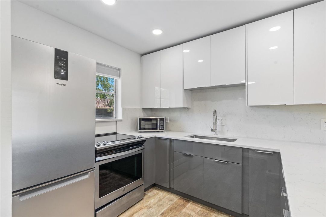 11-899 SE 2nd Ave #203 Deerfield Beach,
