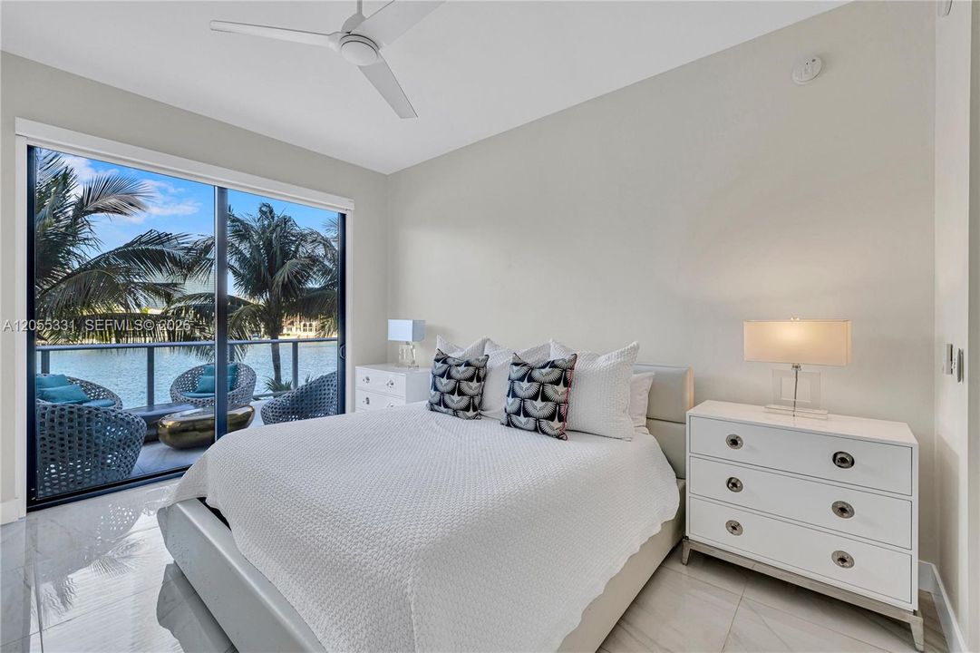 Active With Contract: $9,900 (3 beds, 3 baths, 1660 Square Feet)