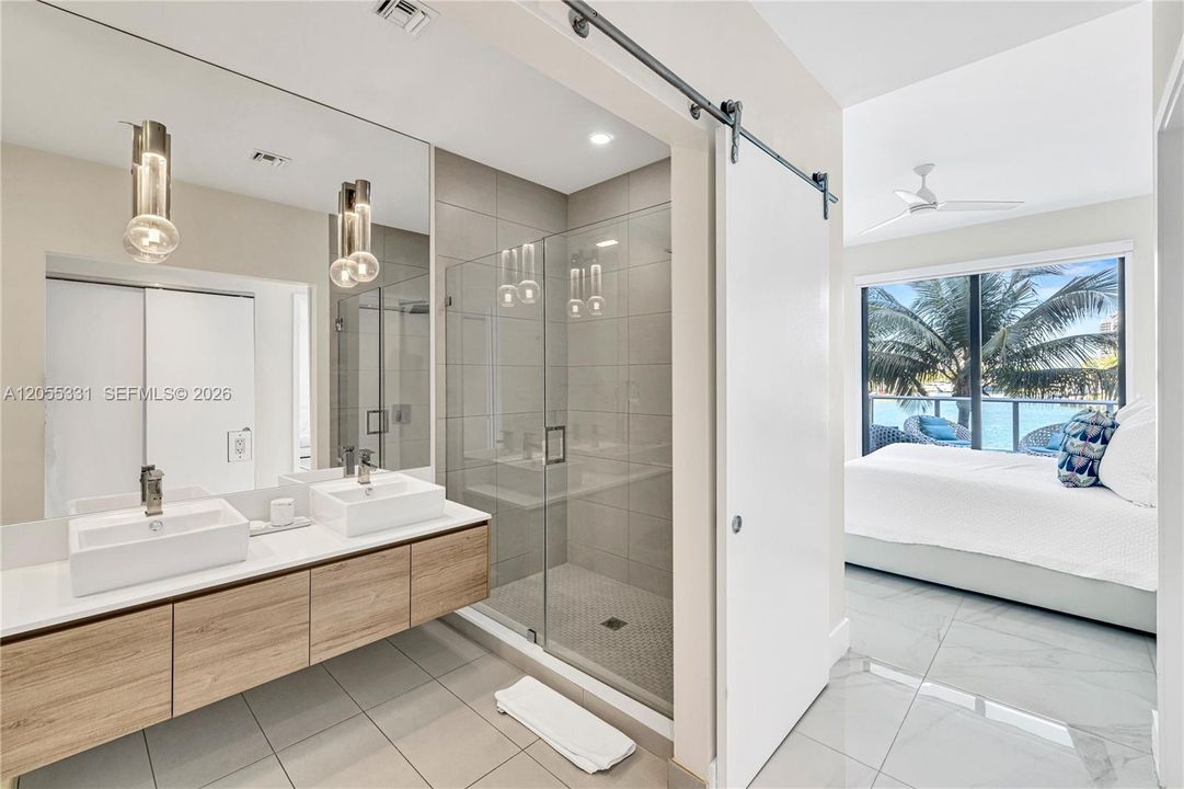 Active With Contract: $9,900 (3 beds, 3 baths, 1660 Square Feet)