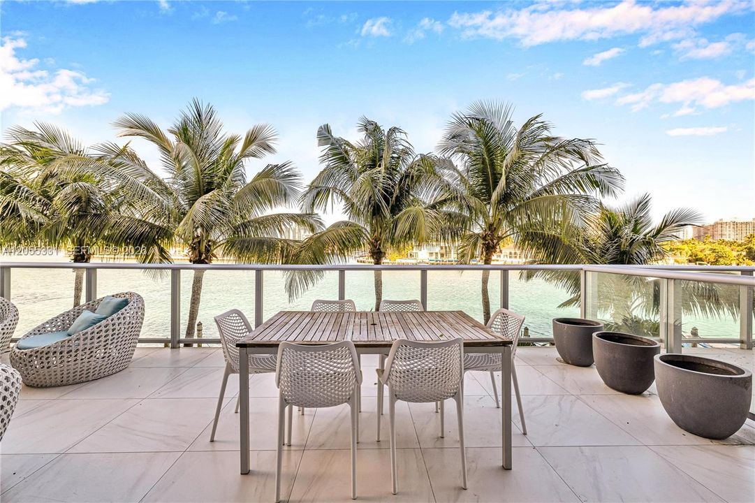 Active With Contract: $9,900 (3 beds, 3 baths, 1660 Square Feet)