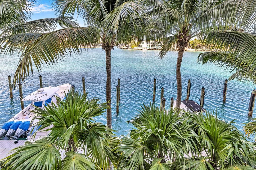 Active With Contract: $9,900 (3 beds, 3 baths, 1660 Square Feet)