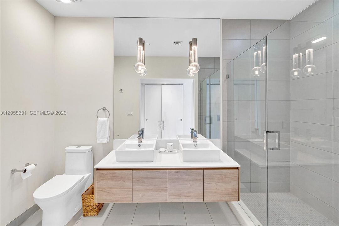 Active With Contract: $9,900 (3 beds, 3 baths, 1660 Square Feet)