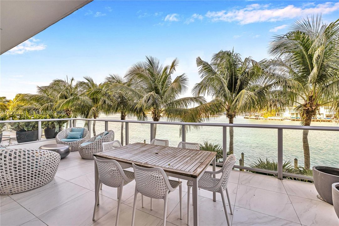 Active With Contract: $9,900 (3 beds, 3 baths, 1660 Square Feet)