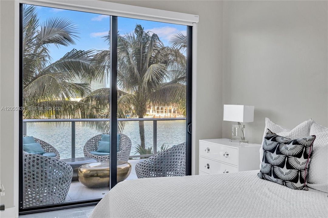 Active With Contract: $9,900 (3 beds, 3 baths, 1660 Square Feet)