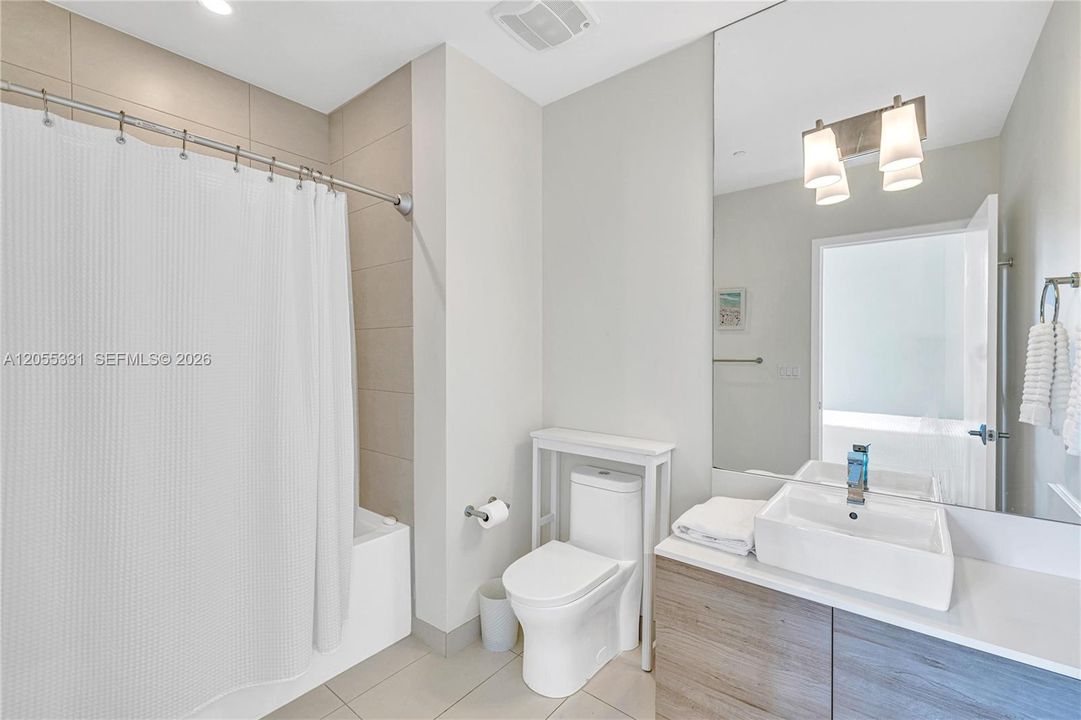 Active With Contract: $9,900 (3 beds, 3 baths, 1660 Square Feet)