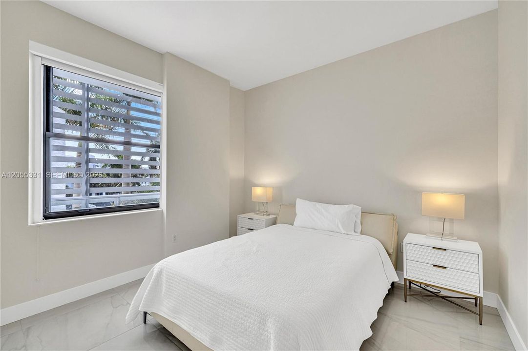 Active With Contract: $9,900 (3 beds, 3 baths, 1660 Square Feet)