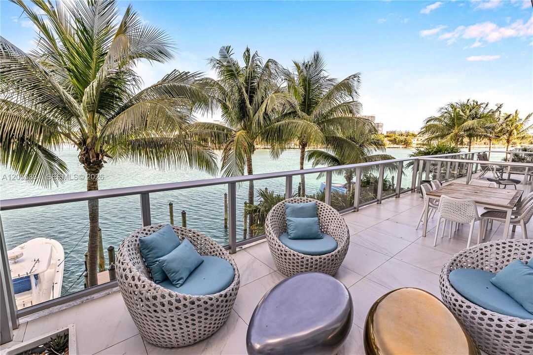 Active With Contract: $9,900 (3 beds, 3 baths, 1660 Square Feet)