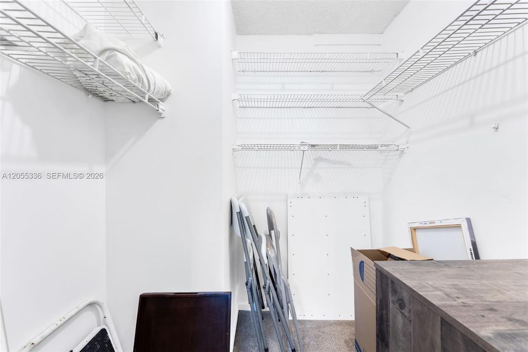 В аренду: $1,800 (2 спален, 2 ванн, 1170 Квадратных фут)