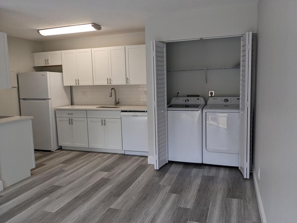 Updated Kitchen and Laundry