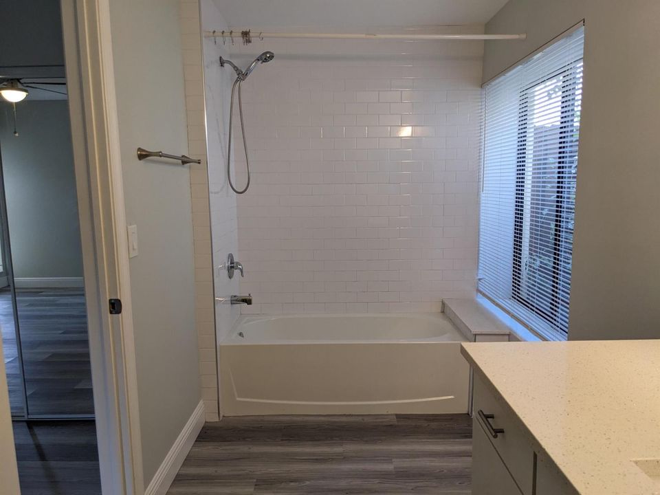 Shower & Bathtub