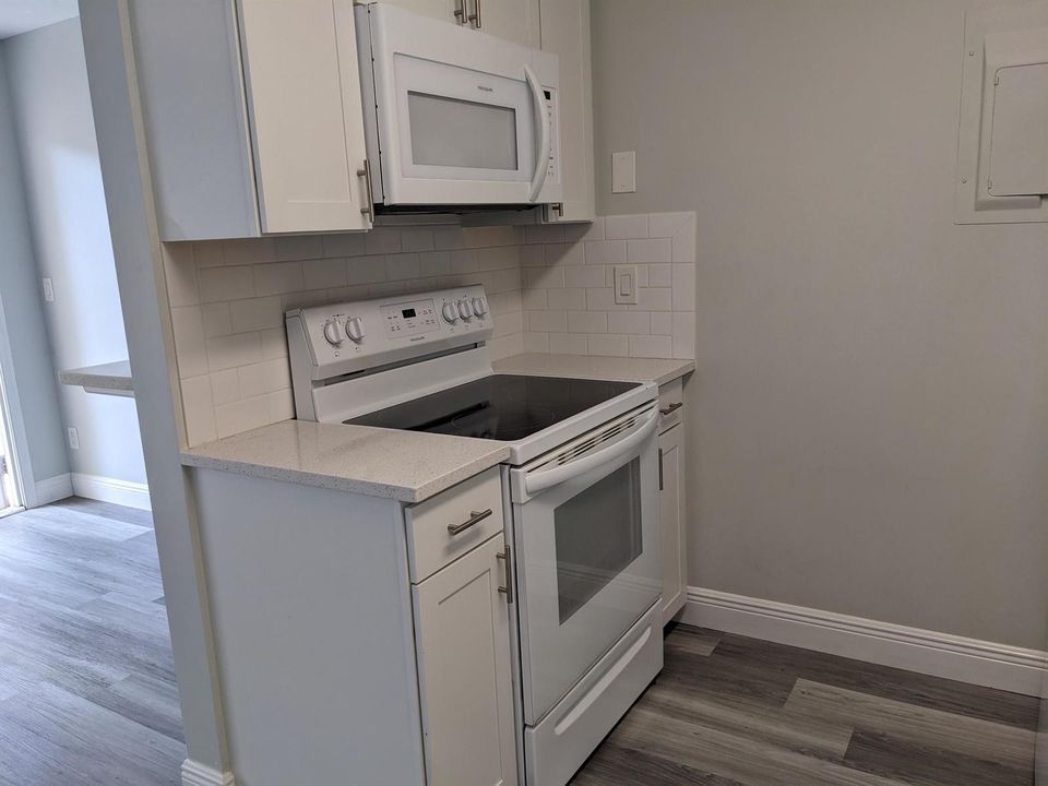 New Stove & Microwave