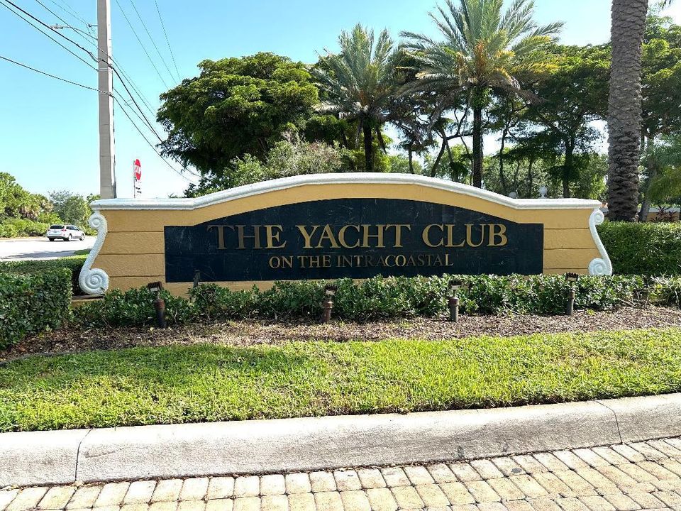 Yacht Club