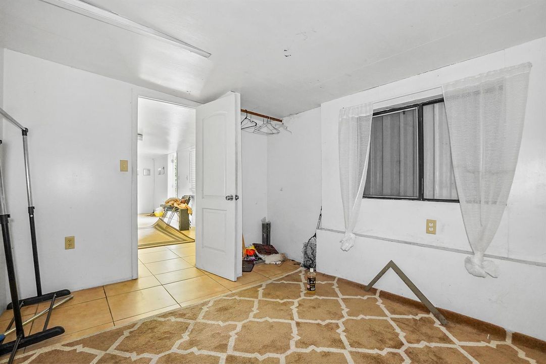 18 Bedroom 02