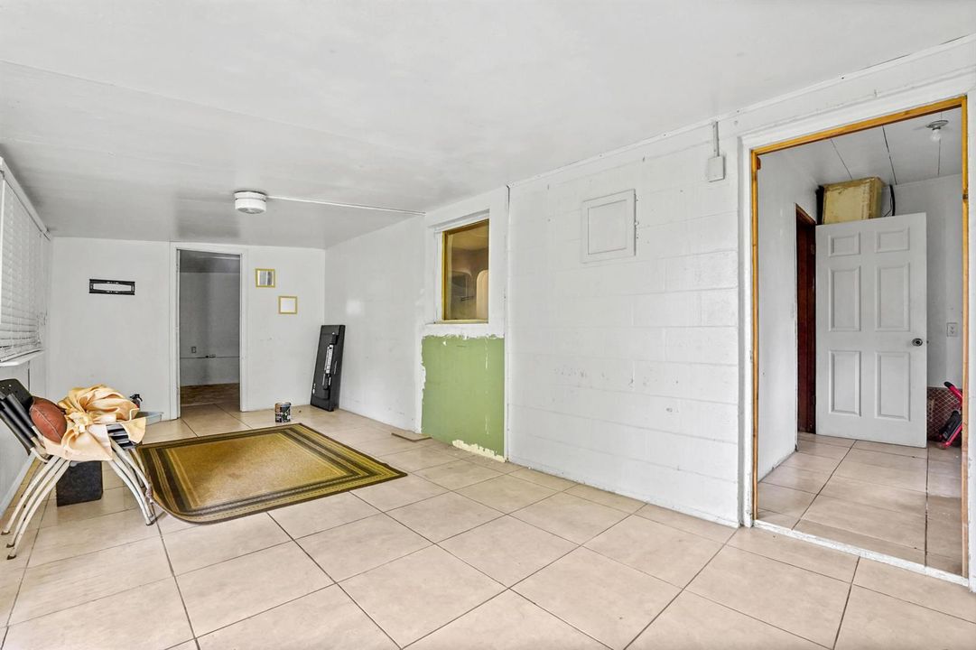15 Bedroom 01