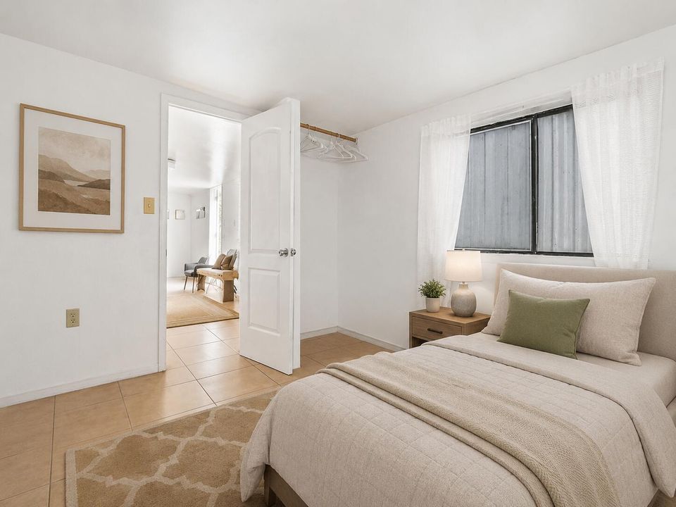 Staged_Bedroom_01