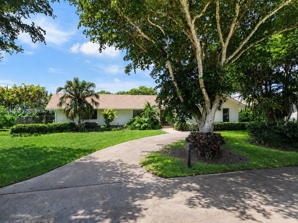 For Sale: $1,250,000 (4 beds, 3 baths, 2817 Square Feet)