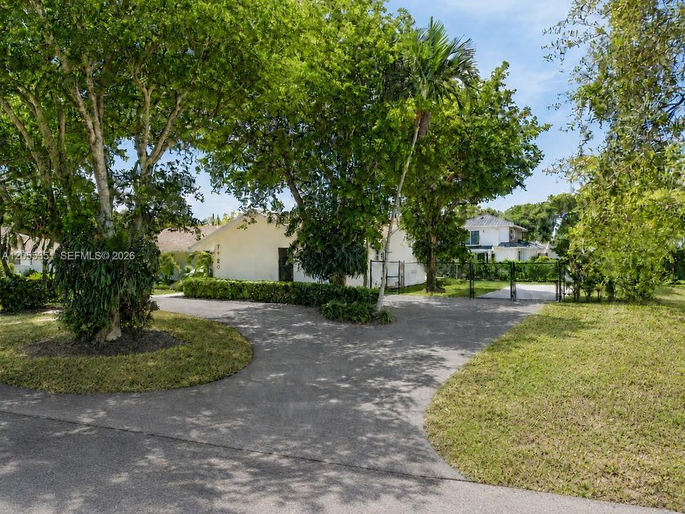 For Sale: $1,250,000 (4 beds, 3 baths, 2817 Square Feet)