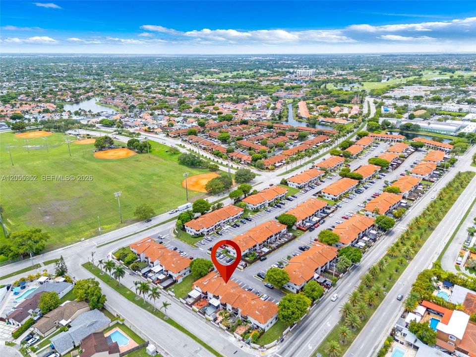 В аренду: $3,150 (3 спален, 2 ванн, 1560 Квадратных фут)