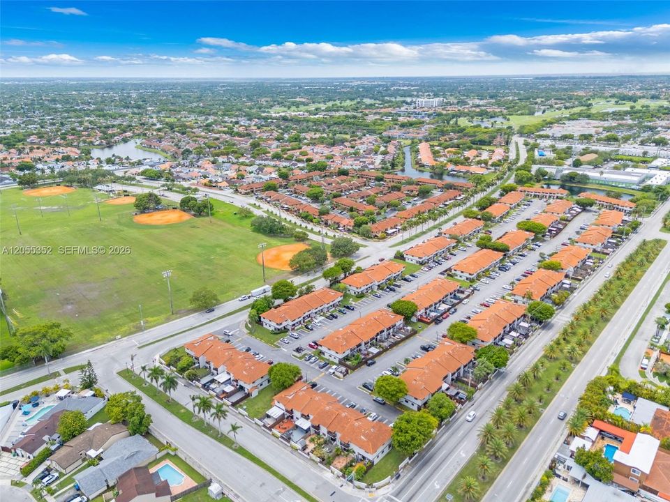 В аренду: $3,150 (3 спален, 2 ванн, 1560 Квадратных фут)