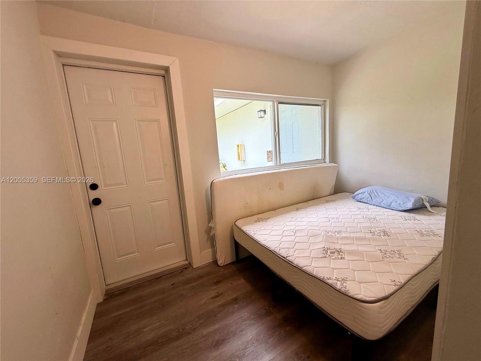 В аренду: $1,700 (2 спален, 1 ванн, 900 Квадратных фут)