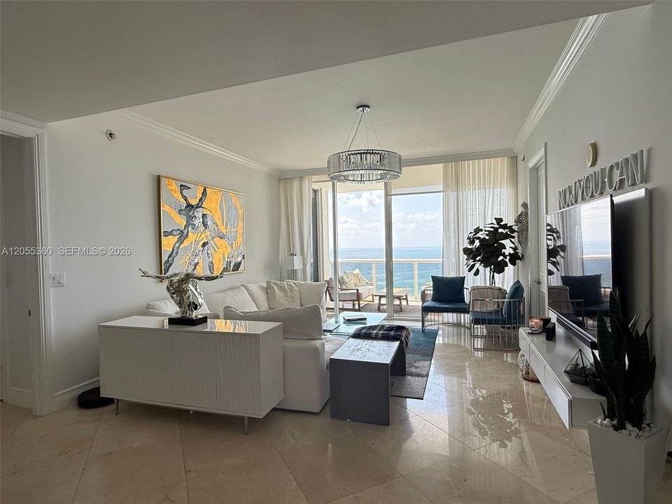 For Rent: $5,500 (2 beds, 2 baths, 1348 Square Feet)