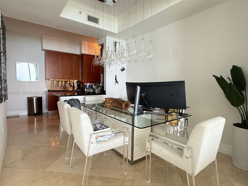 For Rent: $5,500 (2 beds, 2 baths, 1348 Square Feet)