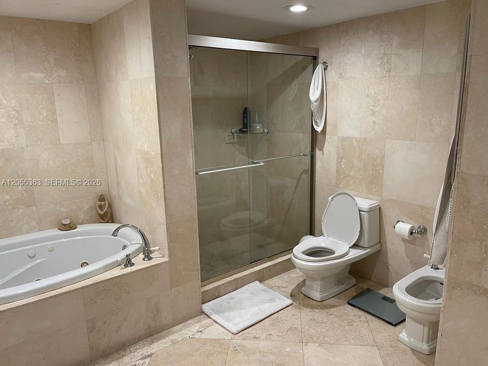 For Rent: $16,000 (3 beds, 3 baths, 2366 Square Feet)