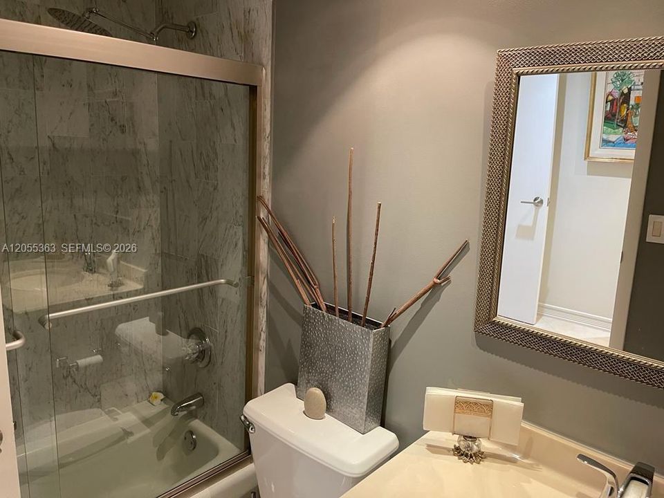 For Rent: $16,000 (3 beds, 3 baths, 2366 Square Feet)