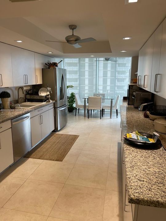 For Rent: $16,000 (3 beds, 3 baths, 2366 Square Feet)