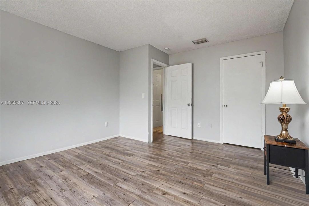 На продажу: $259,900 (3 спален, 1 ванн, 1167 Квадратных фут)