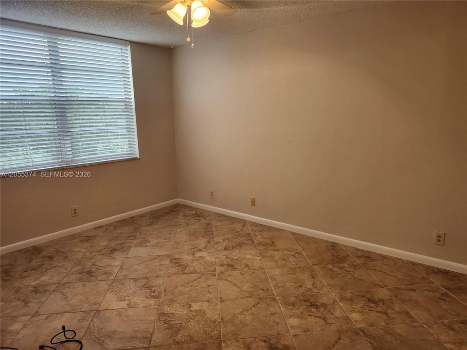 En Venta: $166,000 (1 camas, 1 baños, 870 Pies cuadrados)