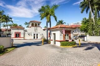 For Rent: $2,900 (3 beds, 2 baths, 1040 Square Feet)