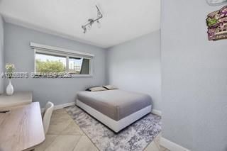 For Rent: $2,900 (3 beds, 2 baths, 1040 Square Feet)