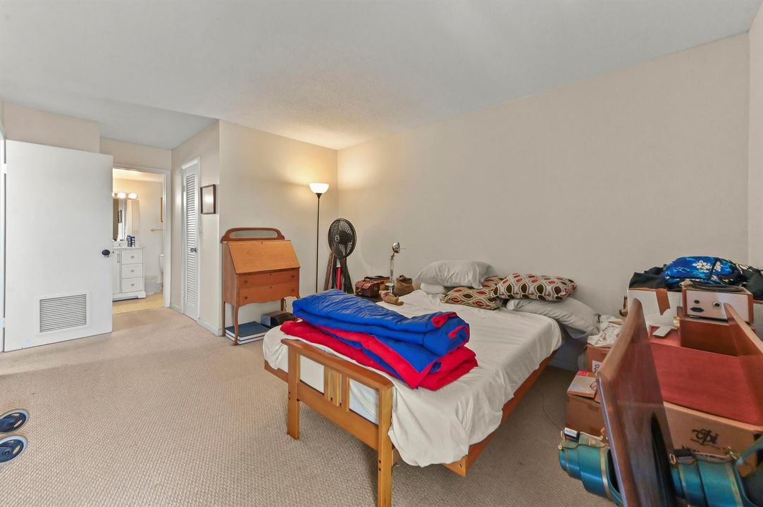 19 Bedroom 03