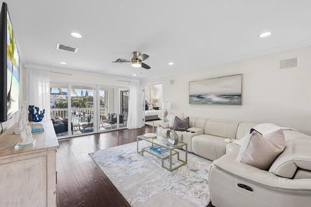 910 Jasmine loft2
