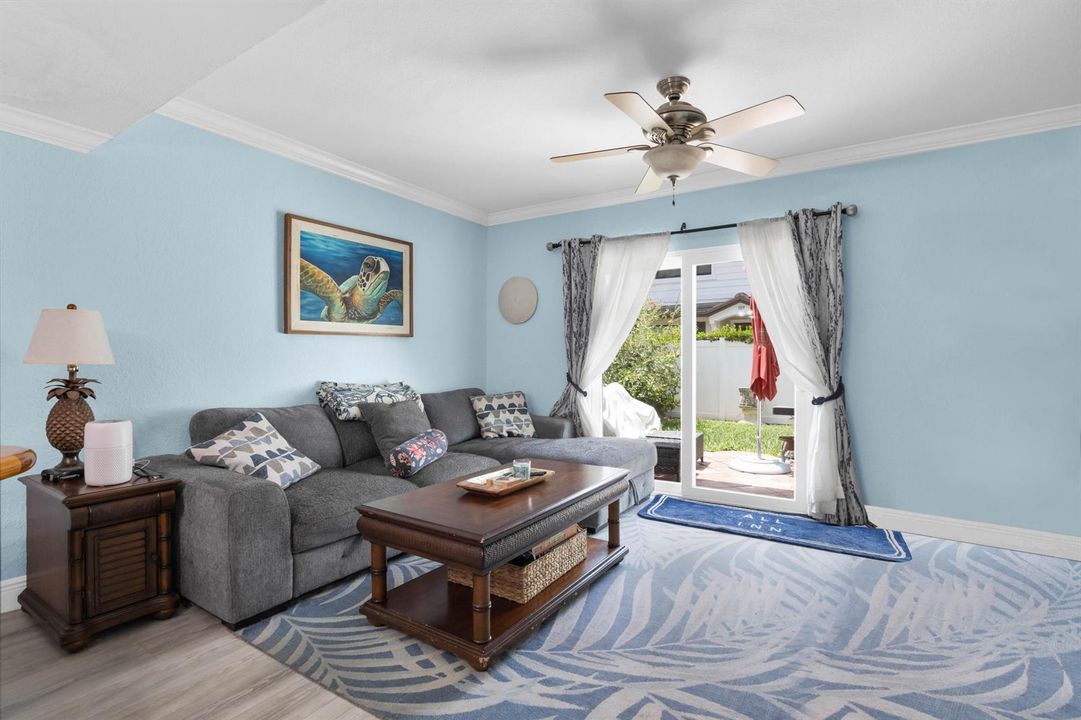 2841 NE 15th St-12