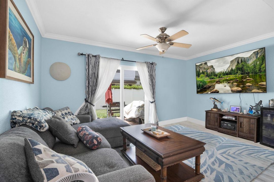 2841 NE 15th St-13