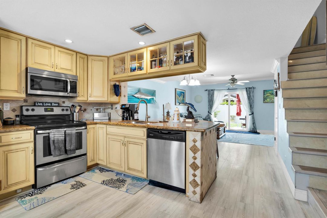 2841 NE 15th St-4