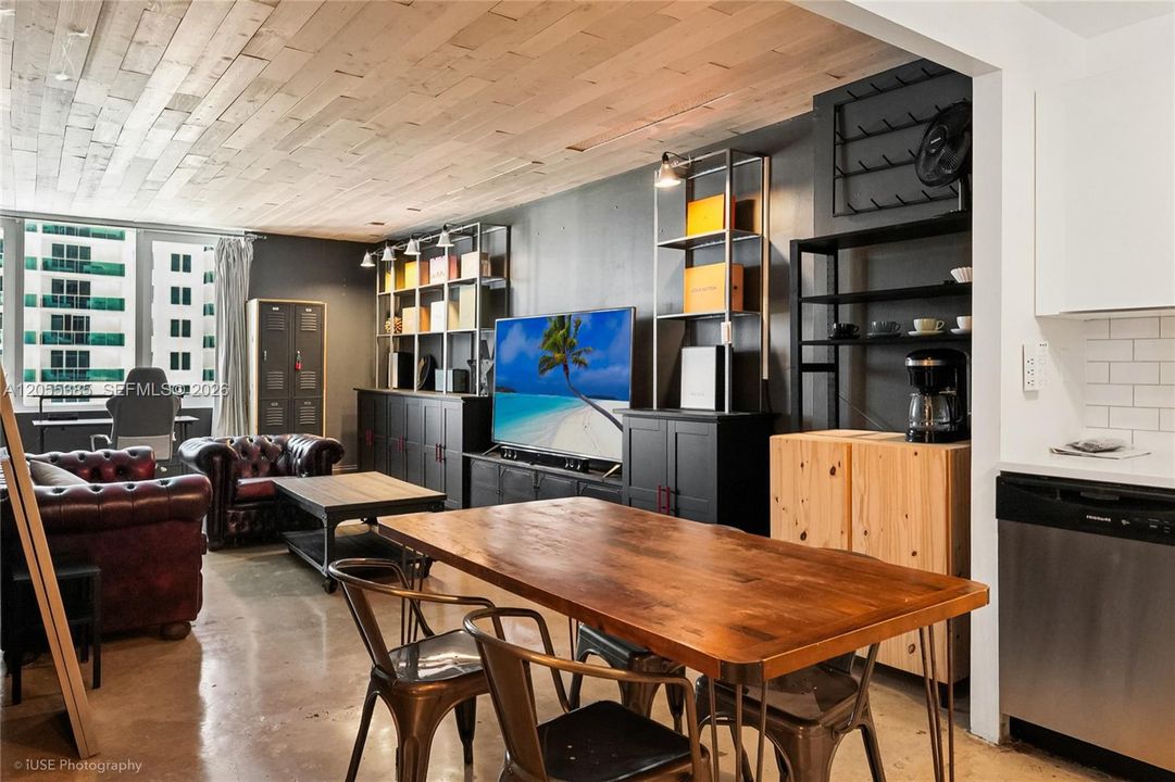 En Venta: $520,000 (0 camas, 1 baños, 660 Pies cuadrados)