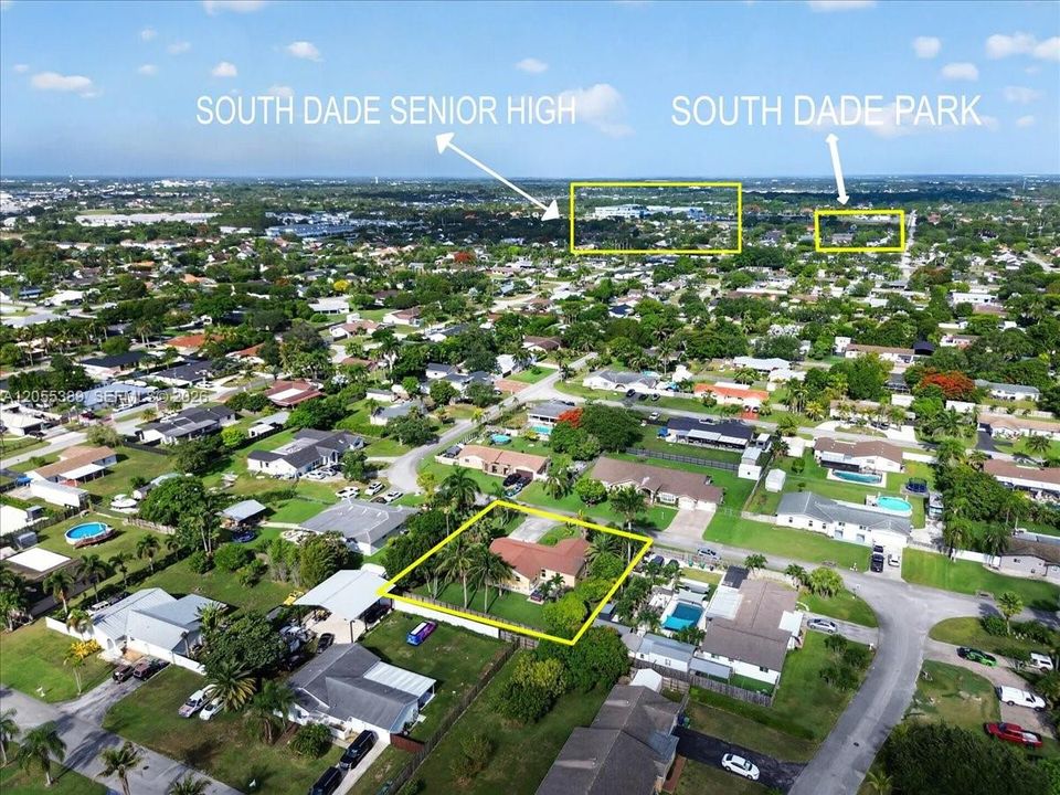 Под контрактом: $665,000 (4 спален, 2 ванн, 1827 Квадратных фут)