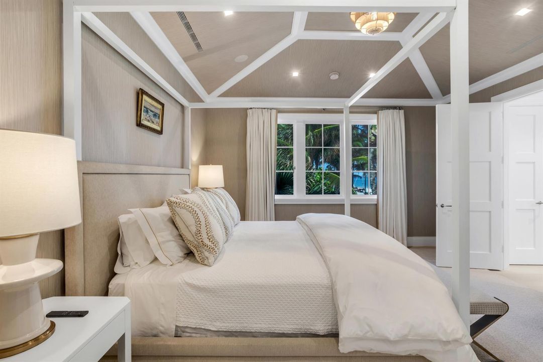 mls_BEDROOM_4_LOOKING_OUT_EB
