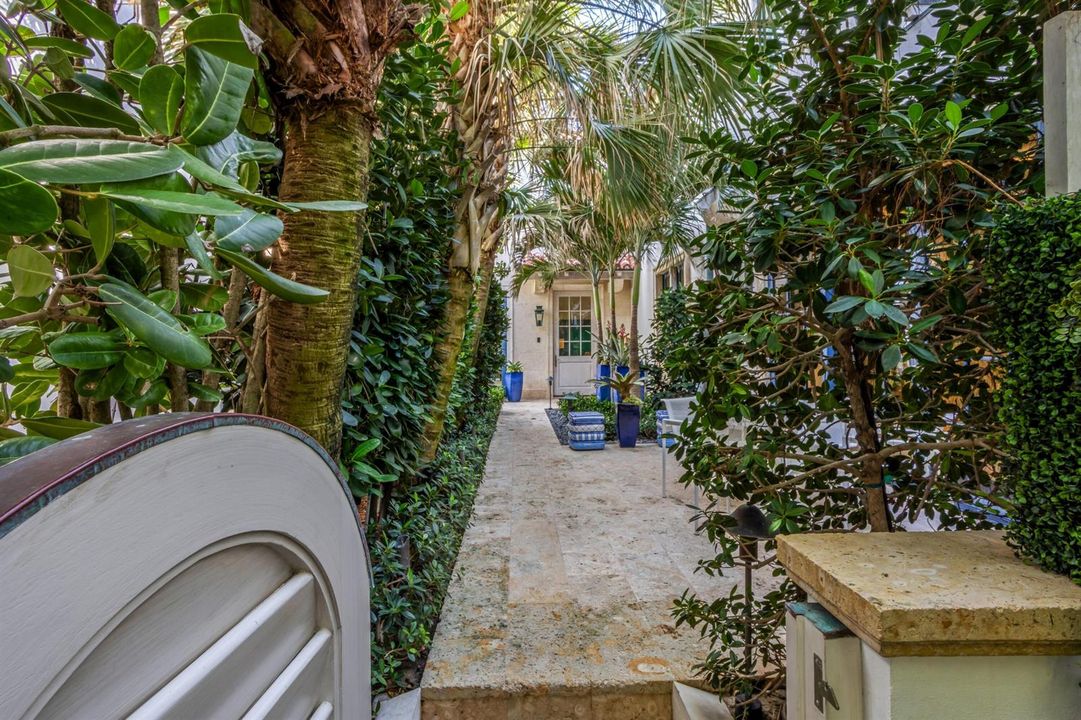 mls_GATEWAY_TO_PATIO_EB
