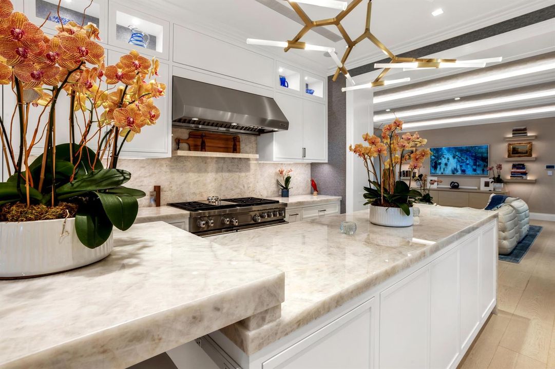mls_KITCHEN_ANGLE_EB